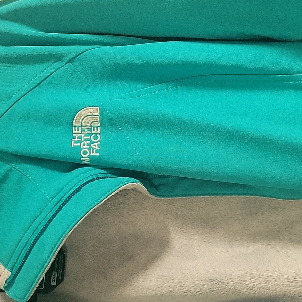 North face jacket - Picture 2 of 5